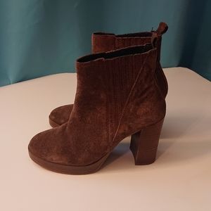 ALDO  woman boots 👢,  size 6,5.